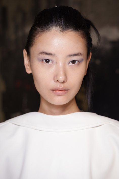 cool-toned-makeup-modny-makijaż-zima-2026-Pasqualetti bks S26 021