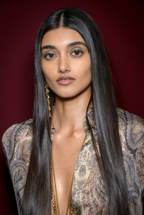 cool-toned-makeup-modny-makijaż-zima-2026-Zimmermann bks F25 004