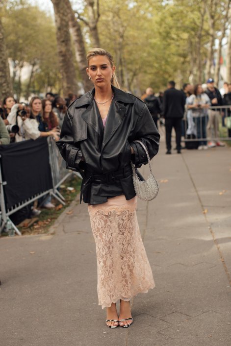 koronka-laced-up-trendy-moda-2026-Paris str S26 1120