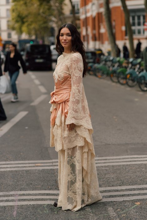 koronka-laced-up-trendy-moda-2026-Paris str S26 2639