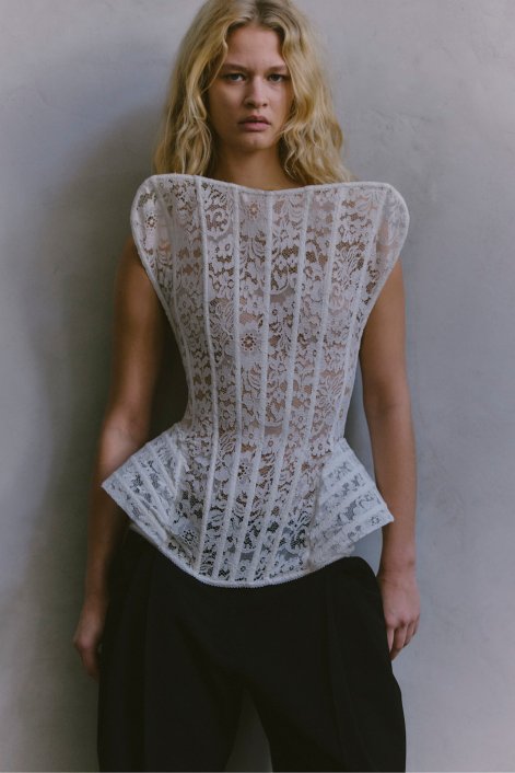 koronka-laced-up-trendy-moda-2026-Stella Mccartney PreFall PO F26 005