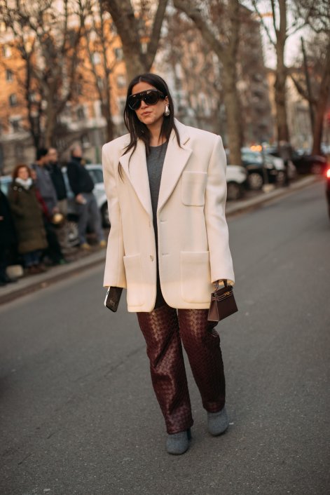 modne-stylizacje-z-marynarką-2026-Milano str F25 0482