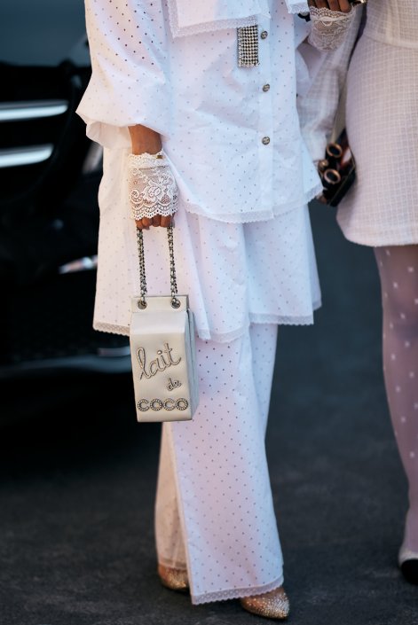 koronka-laced-up-trendy-moda-2026-Paris HC str F24 0598