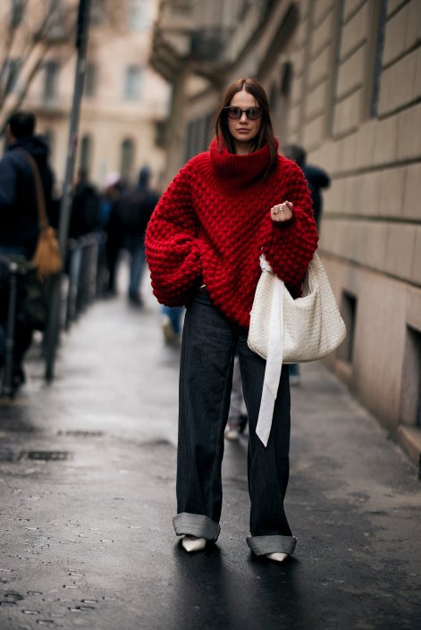 modne-stylizacje-ze-swetrem-na-zimę-2026-trendy-4