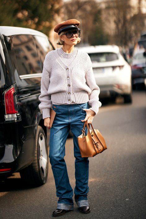 modne-stylizacje-ze-swetrem-na-zimę-2026-trendy-9