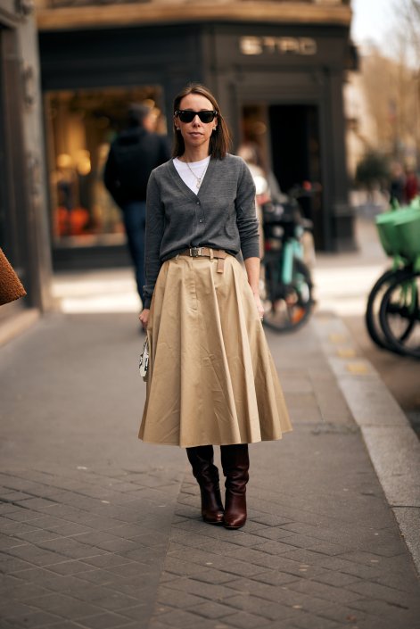 modne-stylizacje-ze-swetrem-na-zimę-2026-trendy-33