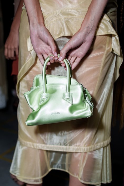 modne-kolory-paznokci-2026