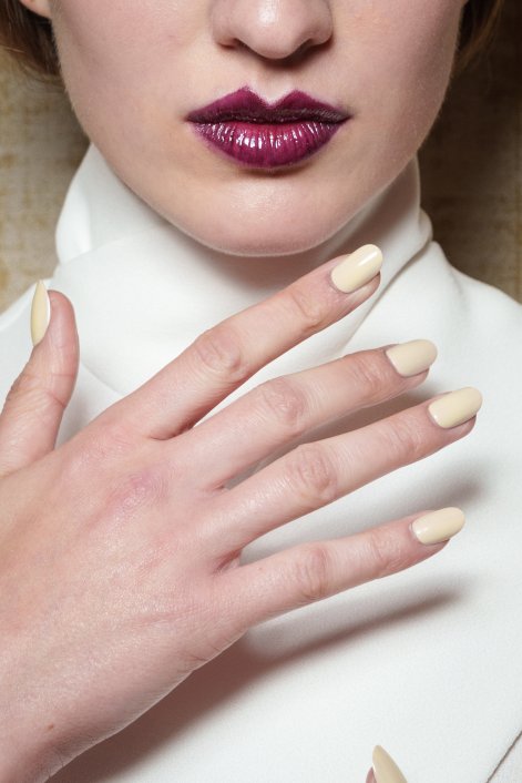 modne-kolory-paznokci-2026