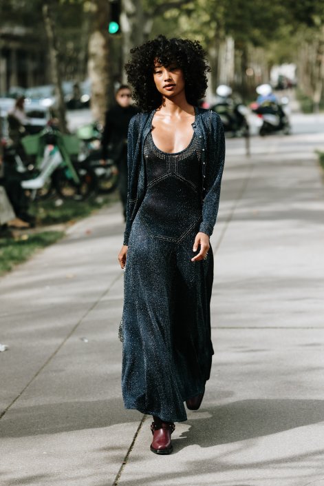 sukienki-z-obniżoną-talia-trendy-moda-2026-stylizacje-Paris str S26 1051