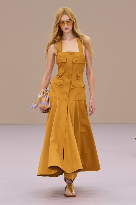 sukienki-z-obniżoną-talią-trendy-2026-Zimmermann S26 025