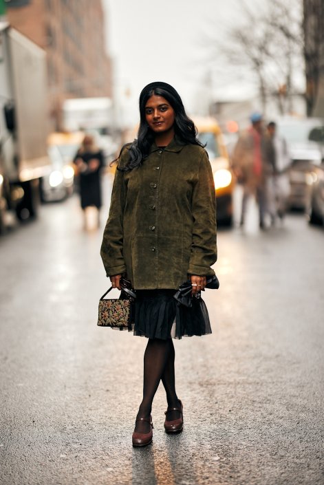 khaki-coded-trend-2026-modne-stylizacje-New York str F25 0248