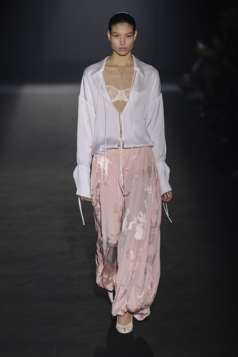 harem-pants-trendy-moda-wiosna-lato-2026-Eiko Ai S26 017