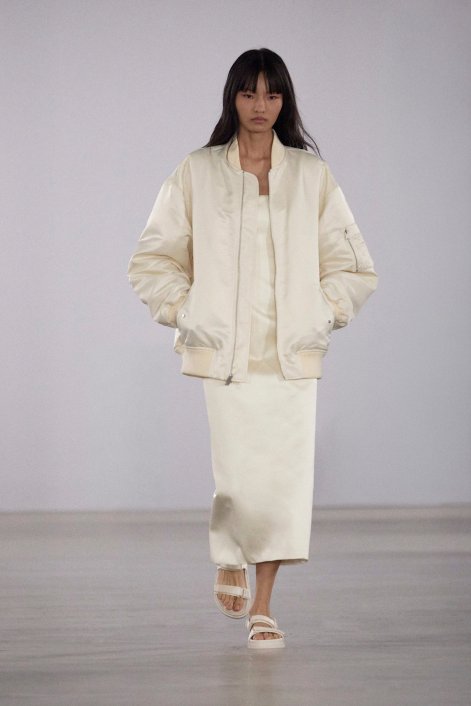 bomber-jacket-trendy-wiosna-lato-2025-Simkhai PO S26 018