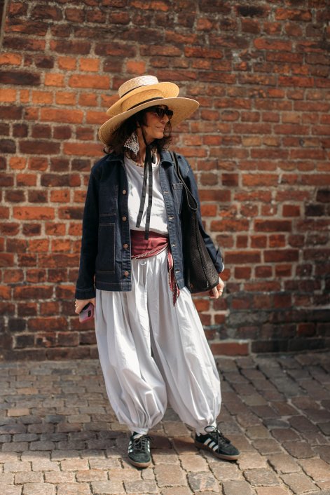 street-style-Kopenhaga-modne-stylizacje-na-sezon- wiosna-iato-2026-Copenhagen str S26 0108