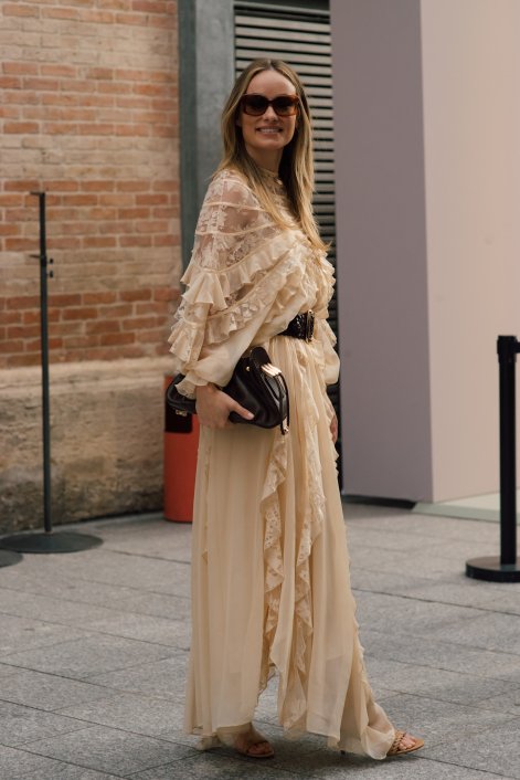 romantyczne-sukienki-trend-wiosna-lato-2026-stylizacje-Paris str S26 2662