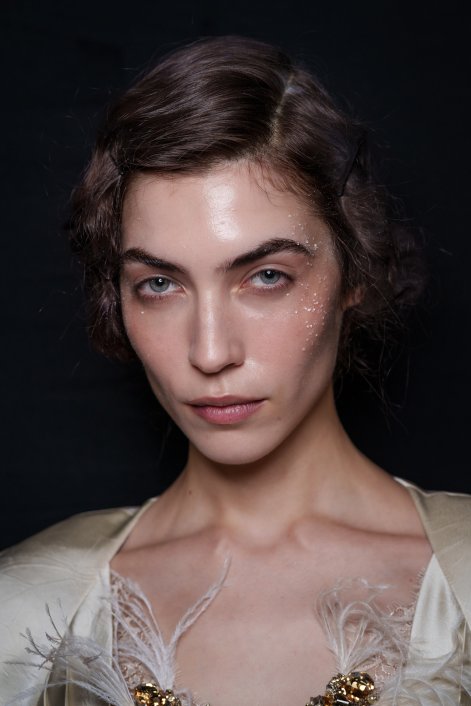 modny-makijaż-2026-trendy-z-pokazów-Antonio Marras bks S26 012