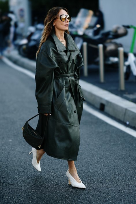 modne-trencze-wiosna-lato-2026-stylizacje-street-style-Milano str S26 2520