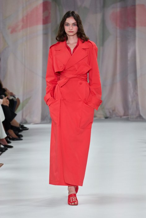 modne-trencze-wiosna-lato-2026-trendy-pokazy-mody-Biagiotti S26 010