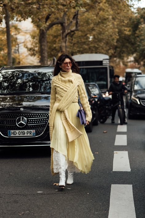 cloud-dancer-kolor-pantone-2026-modne-stylizacje-Paris str S26 2109