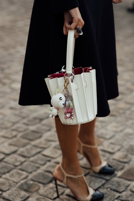 cloud-dancer-kolor-pantone-2026-modne-stylizacje-Paris str S26 1705