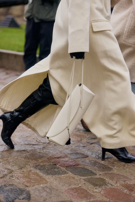 cloud-dancer-kolor-pantone-2026-modne-stylizacje-Copenhagen str F25 330