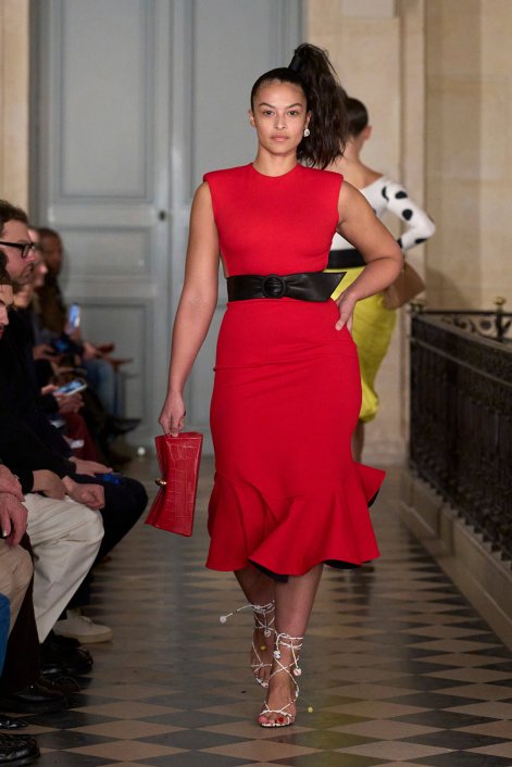 wysoki kucyk sleek high ponytali na pokazie Jacquemus 9