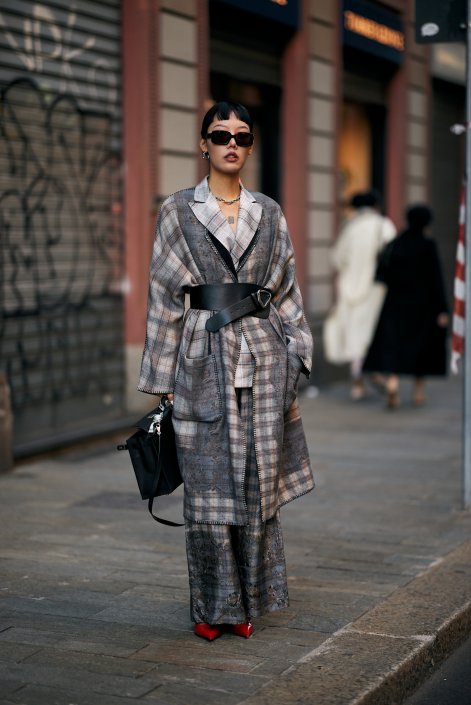 pasek-XL-modny-dodatek-trendy-wiosna-lato-2026-stylizacje-Milano str S26 2749