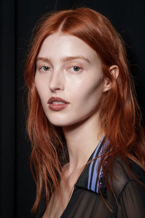 modne-kolory-ust-trendy-wiosna-lato-2026-Off White bks S26 008 (1)