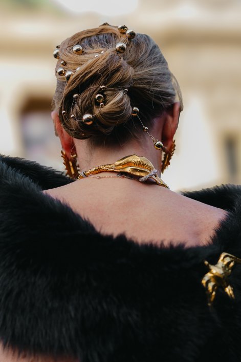 fryzury z tygodnia mody w Paryżu 2