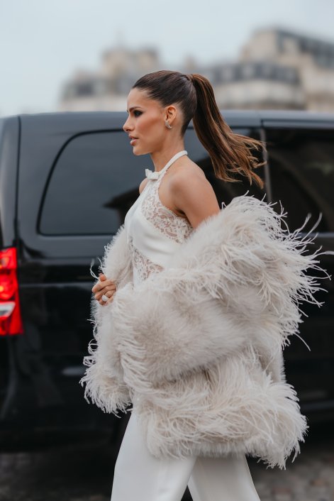 fryzury z tygodnia mody w Paryżu 25