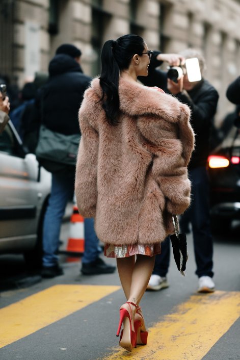 fryzury z tygodnia mody w Paryżu 28