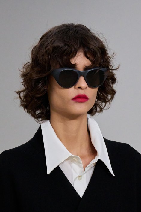 modne-kolory-ust-trendy-wiosna-lato-2026-Miyake clp S26 016