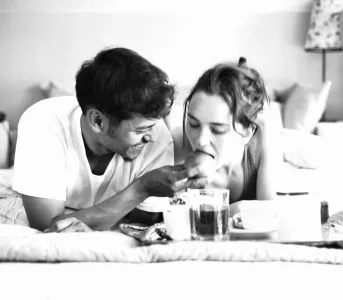 Mikronawyki, które budują trwałe szczęście w&nbsp;związku. Psycholog wskazuje 4 najważniejsze