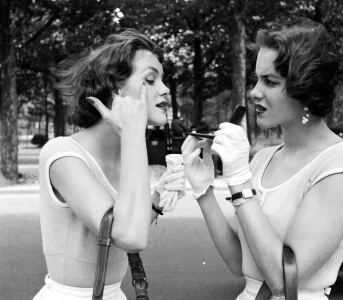 3 powody, dla których osądzanie innych nam szkodzi. Ekspertka mówi, jak lepiej żyć bez oceniania