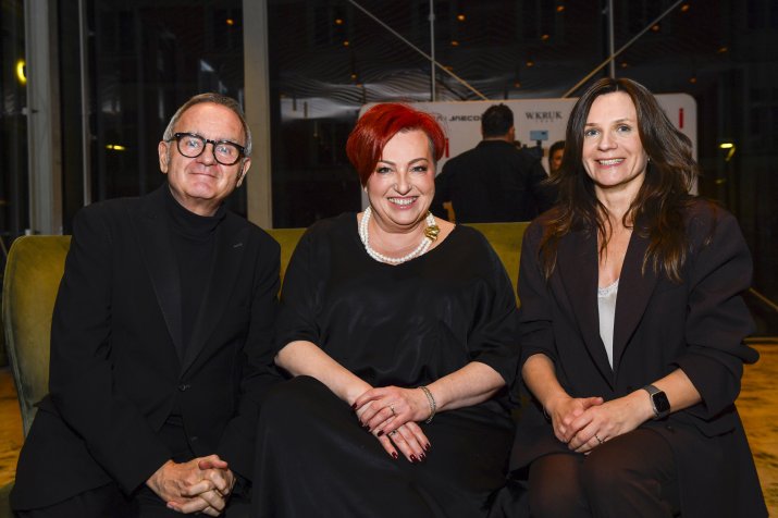 akpa20260205_sreb_jablka_pani_mp_9907