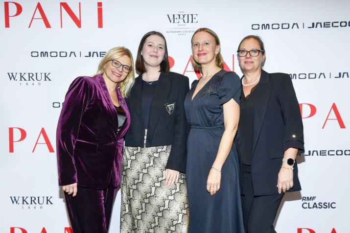 akpa20260205_sreb_jablka_pani_mp_0141_low