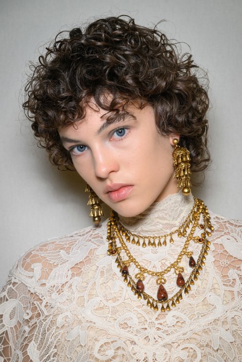 modne grzywki 2026 11