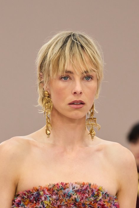 modna grzywka 2026 28