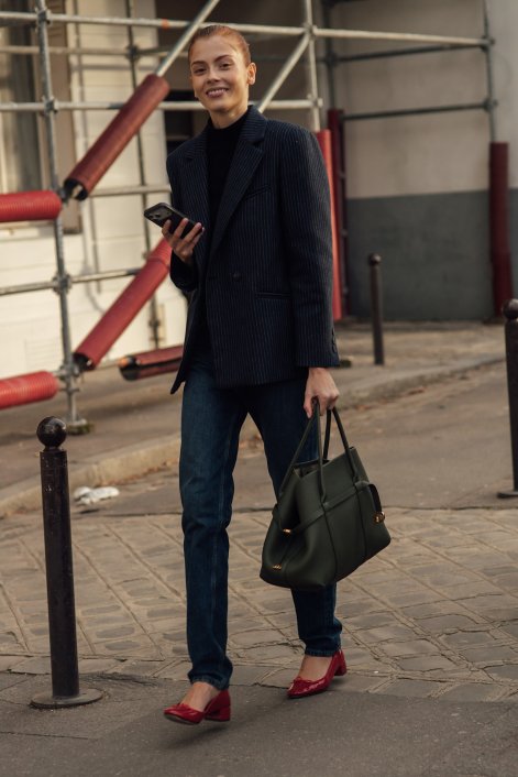 jeansy-z-prostą-nogawką-trendy-wiosna-lato-2026-vParis HC str S26 0289