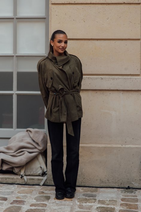 jeansy-z-prostą-nogawką-trendy-wiosna-lato-2026-Paris str S26 0071