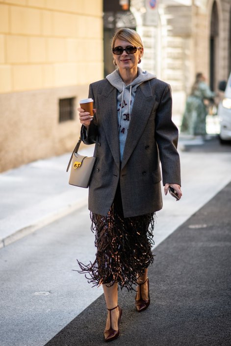 frędzle-trendy-wiosna-lato-2026-stylizacje-Milano str S26 2778