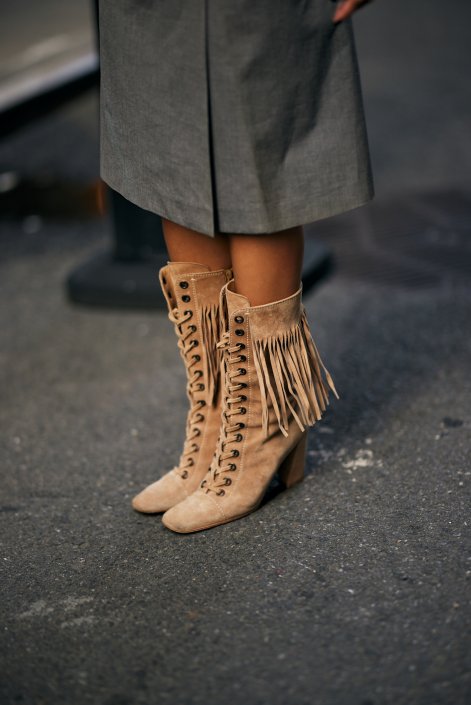 frędzle-trendy-wiosna-lato-2026-stylizacje-New York str S26 1526