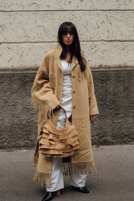 frędzle-trendy-wiosna-lato-2026-stylizacje-Milano str S26 1609