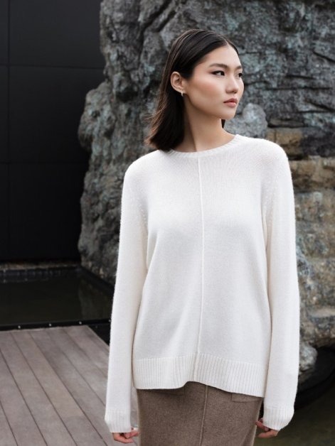 sweter-z-kaszmiru-bialy