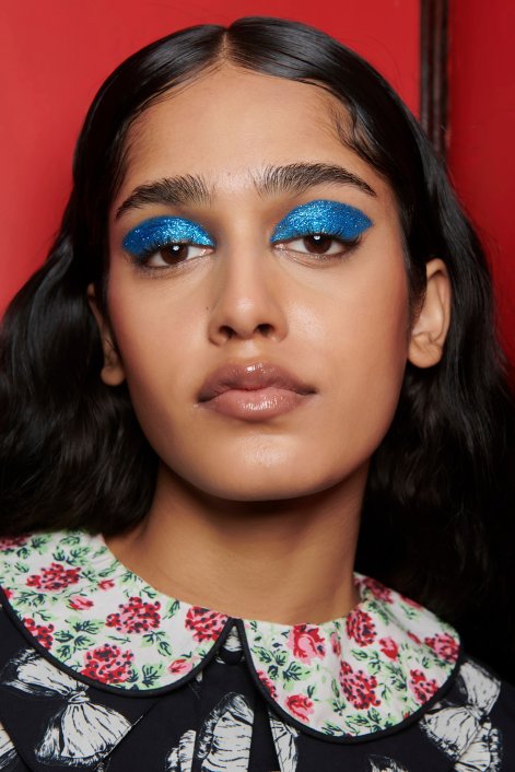 kolorowe-powieki-modny-makijaż-oczu-wiosna-lato-2026-Batsheva bbt S23 012