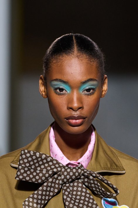 kolorowe-powieki-modny-makijaż-oczu-wiosna-lato-2026-Zomer clp S26 008