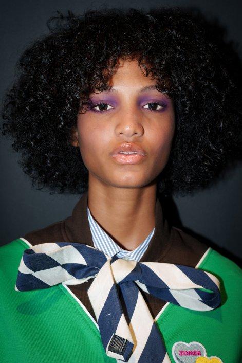 kolorowe-powieki-modny-makijaż-oczu-wiosna-lato-2026-Zomer bks S26 005