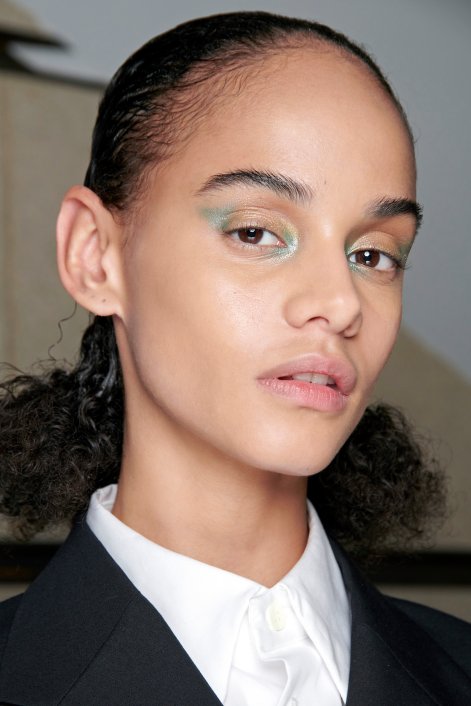 kolorowe-powieki-modny-makijaż-oczu-wiosna-lato-2026-Ujoh bbt S23 048