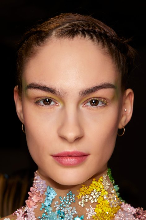 kolorowe-powieki-modny-makijaż-oczu-wiosna-lato-2026-Celia Kritharioti HC bbt S22 027