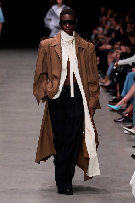 power-dressing-trendy-wiosna-lato-2026-Stella Mccartney S26 021